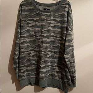 American Eagle women’s xxl camouflage light  sweatshirt